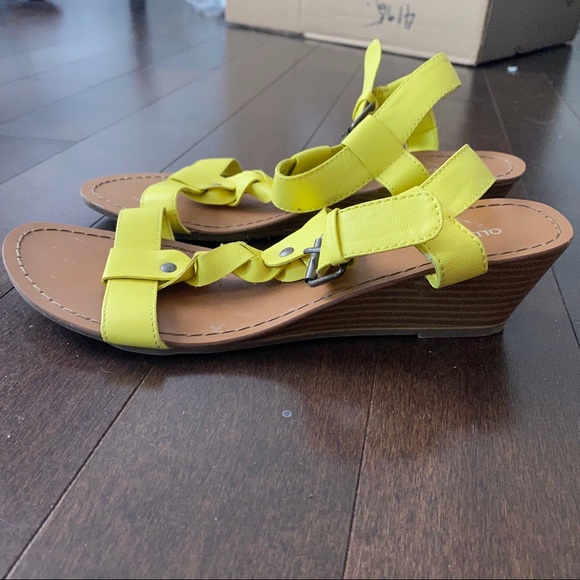 Old Navy wedge sandals - Picture 2 of 4